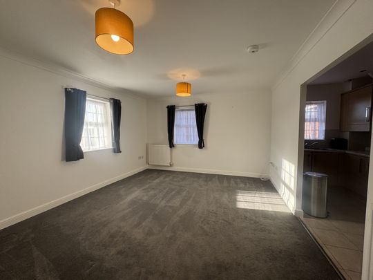 Pluto Way, Aylesbury - Photo 1