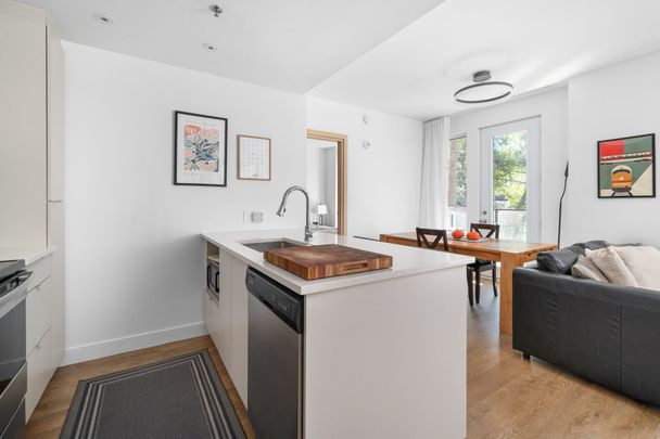 5 Rue Guizot O., #323 - Photo 1