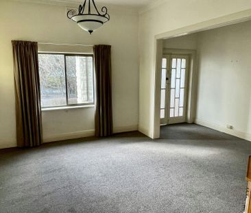 Large Family Home Close To CBD - Photo 6