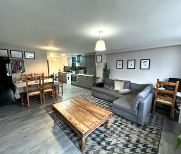 Flat to rent on - Photo 2