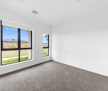 Great Location! 3-Bedroom Home Close to Schools & Shopping!! - Photo 2