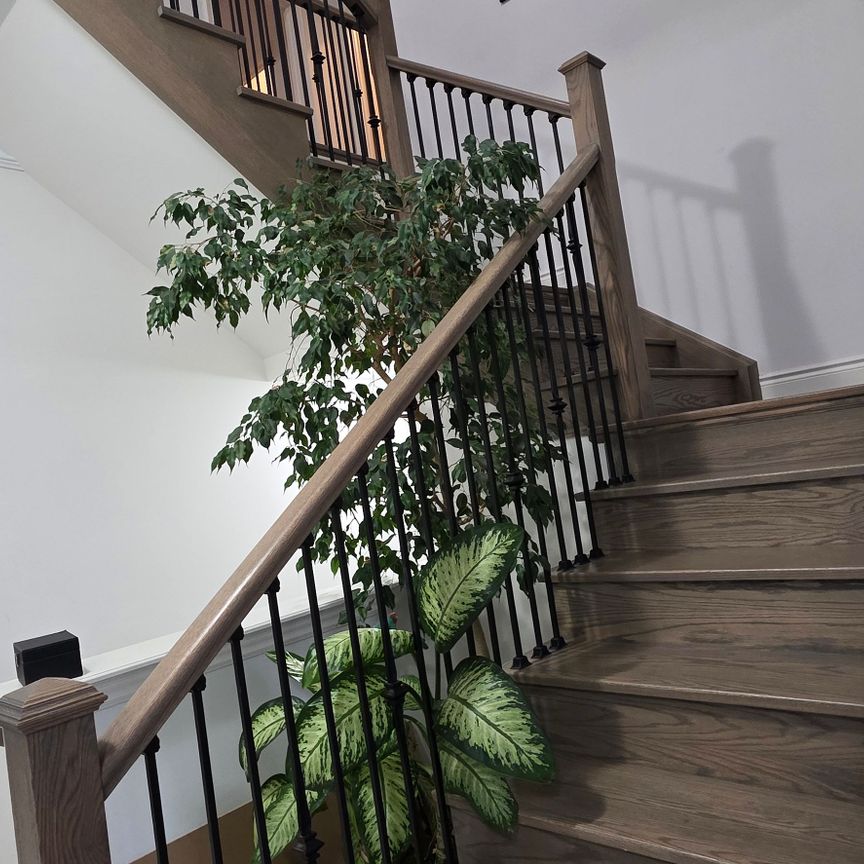 For Lease - 118 Great Falls Boulevard, Hamilton, Ontario - Photo 1