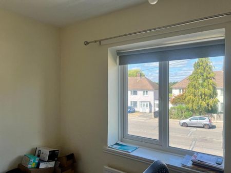3 bedroom semi-detached house to rent - Photo 2