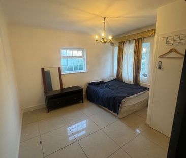 Room in a Shared House, Abercorn Road Annexe, NW7 - Photo 1