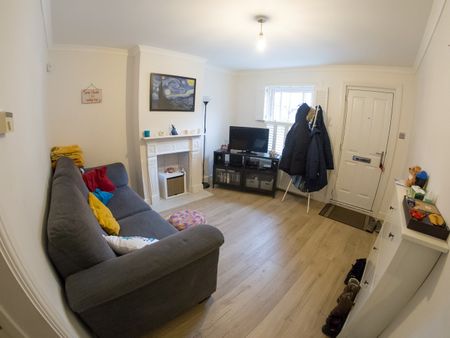 2 Bed Terraced House, Haven Lane, W5 - Photo 2