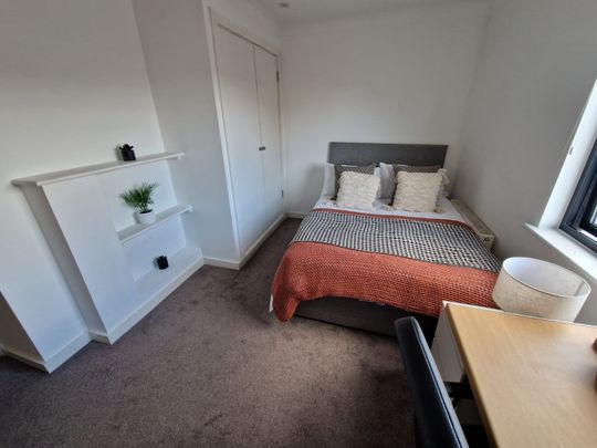 4 bedroom apartment to rent - Photo 1