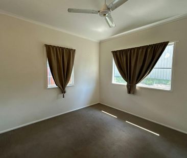 THIS GEM IS LOCATED IN THE HEART OF SOUTH GLADSTONE AND IS AVAILABL... - Photo 3