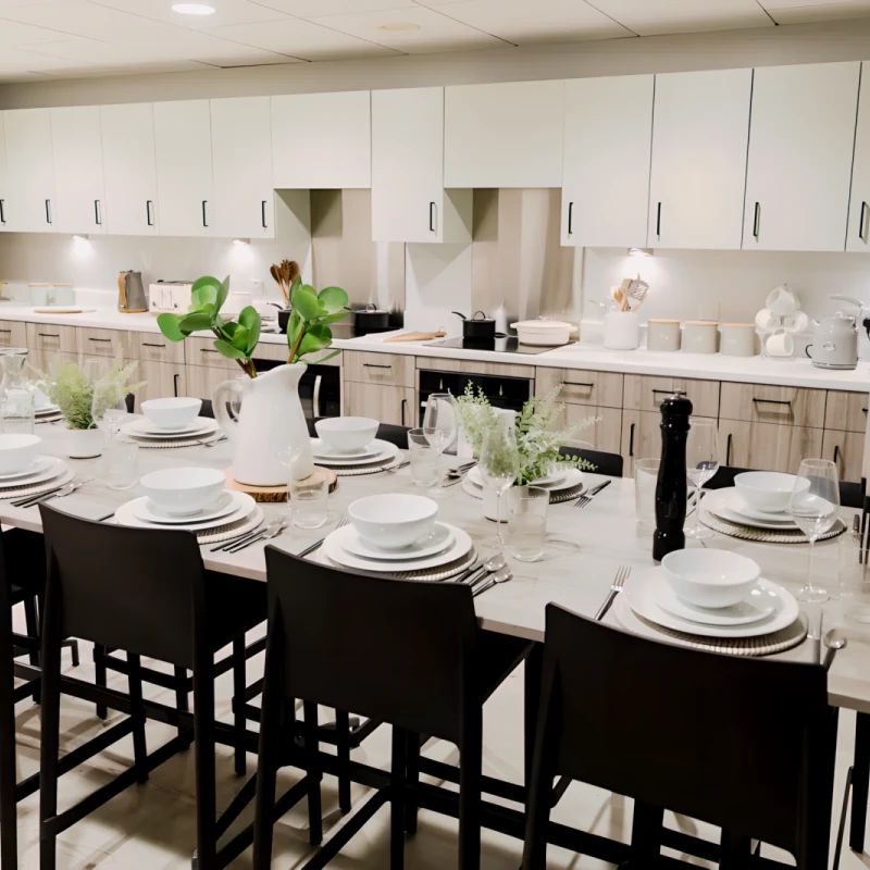 Large En-suite - Photo 1