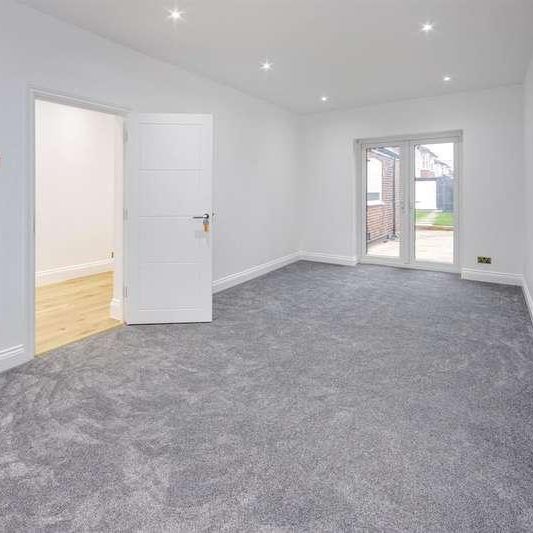 Bramley Road, N14 - Photo 1