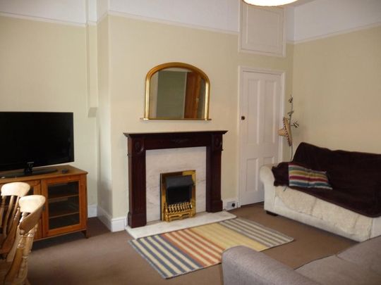 4 bedroom terraced house to rent - Photo 1