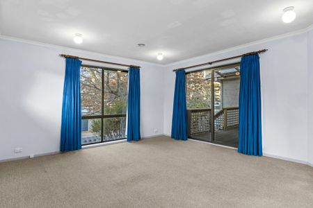 Spacious Family Home - Photo 3