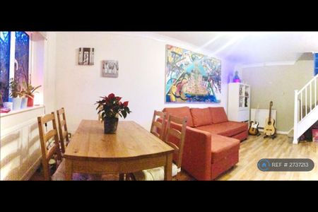 2 bedroom semi-detached house to rent - Photo 2