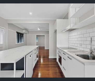 Charming Inner-City Living in the Heart of Red Hill - Photo 5