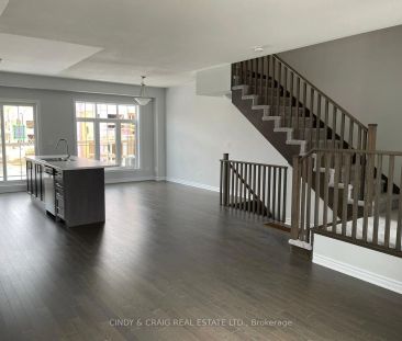 Condo Townhouse For Lease | E9087632 - Photo 1