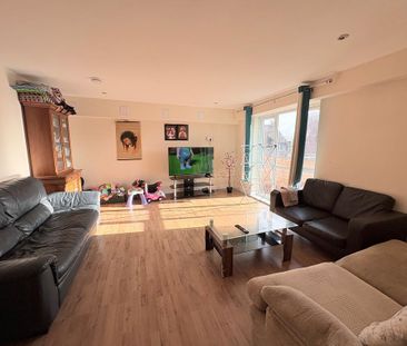 2 bedroom flat to rent - Photo 4