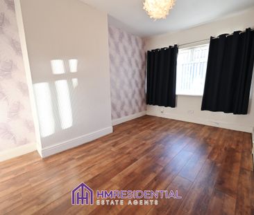 3 bedroom Flat for rent available now on Swinley Gardens, Denton Bu... - Photo 2