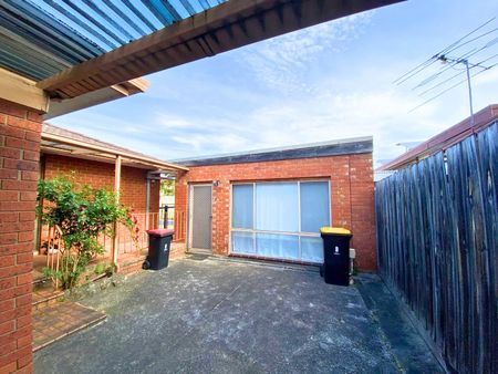 2/8 Newcombe Court, 3169, Clayton South Vic - Photo 2