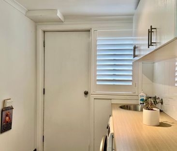 Executive-Style Family Living with Picturesque Views! - Photo 3