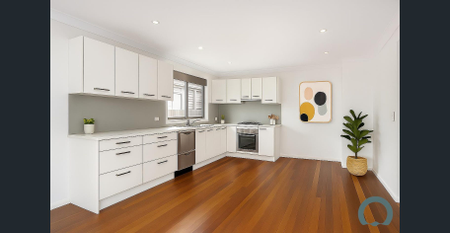 Beautifully Renovated Family Home in Prime Collaroy Plateau Location - Photo 4