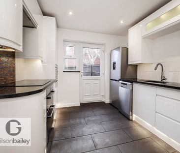 Windsor Park Gardens, Norwich, Norfolk - Photo 6