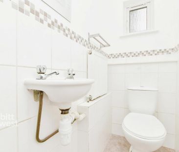 2 bedroom maisonette to rent - Photo 4