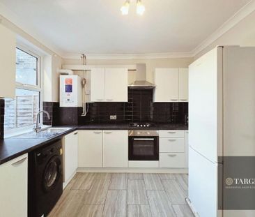 3 bedroom terraced house to rent - Photo 2