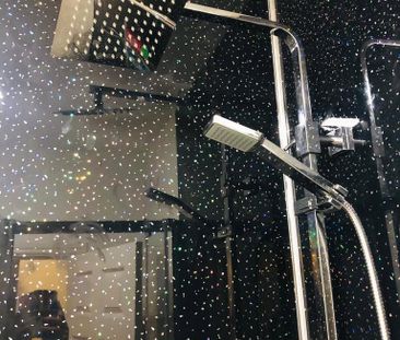 6 bedroom house to rent - Photo 1