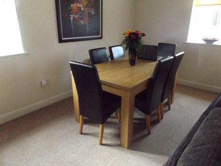 2 BED Apartment To rent - Photo 2