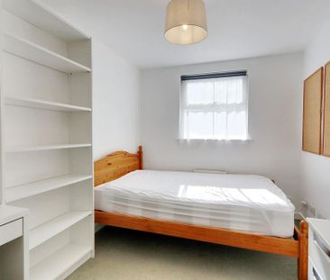 3 bedroom apartment to rent - Photo 2