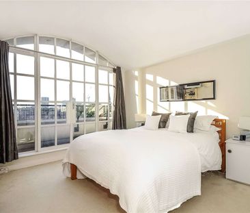 A stunning two bedroom Penthouse apartment located in this sought after riverside warehouse conversion. - Photo 1