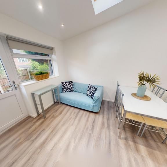 4 bedroom townhouse to rent - Photo 1