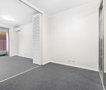Convenient Apartment In Leafy Surrounds - Photo 5