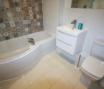 One-Bedroom House share - Photo 3