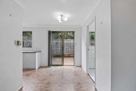 Spacious 2-Storey, 2-Bedroom Brick Unit – Comfort & Convenience! - Photo 4