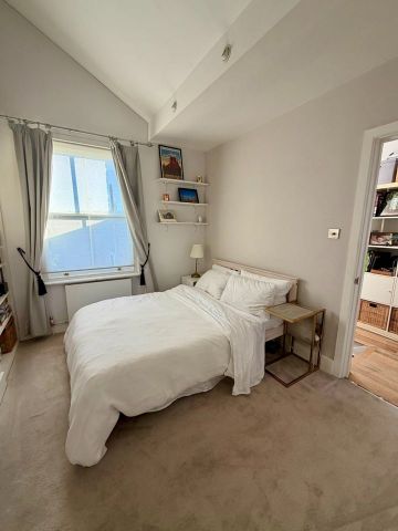 2 Bed Flat, Masbro Road, W14 - Photo 3