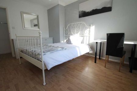 Broadfield Walk, Birmingham City Centre, B16 - Photo 3