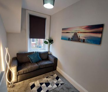 1 bedroom in a house share to rent - Photo 2