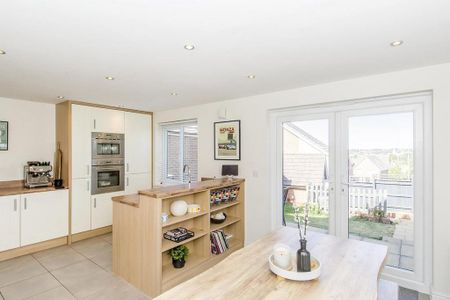 3 bedroom detached house to rent - Photo 2