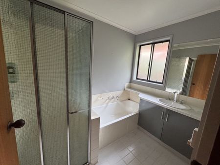 Quiet Court Living - Photo 5