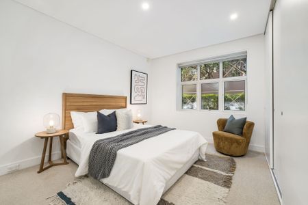 Renovated North Facing Art Deco Apartment In Highly Sought After Location - Photo 2