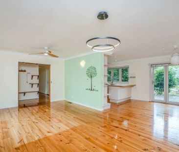 Charming Three-Bedroom Family Home in Hackett - Photo 5