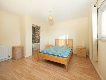 Barrland Court, Pollokshields, G41 1RN - Photo 4