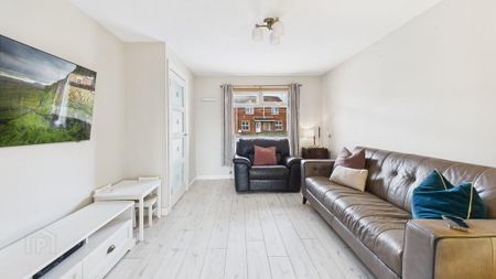 16 Rathgill Green, Bangor, BT19 7TX - Photo 2