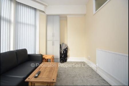 2 Bedroom Flats in Hyde Park - Photo 3