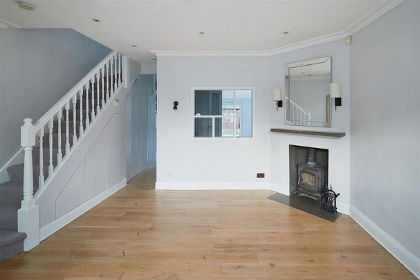 4 bedroom terraced house to rent - Photo 1