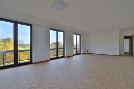 Ruim 3 slaapkamer appartement met fantastisch uitzicht op rustige locatie - Photo 5