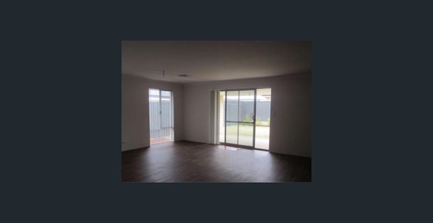 Welcome to Your Spacious 4x2 Home in Aveley! - Photo 1