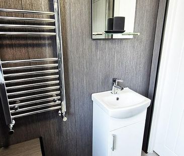 6 bedroom terraced house to rent - Photo 3