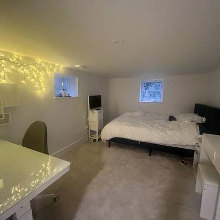 Lower level Suite Rent Fully Furnished in Sechelt near Davis Bay - Photo 3