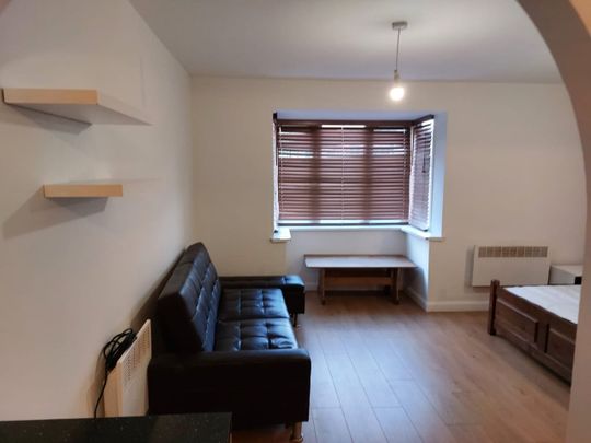 Studio Flat, Cotton Avenue, W3 - Photo 1